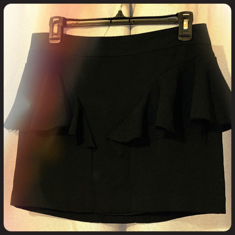 Tildon, black peplum mini skirt